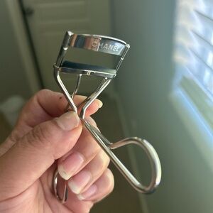 Chanel eyelash curler
